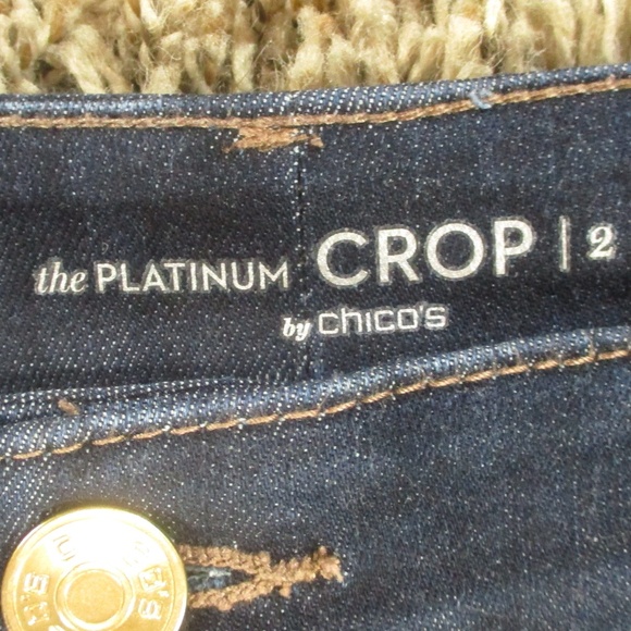Chico's Jeans Woomen's 2 Dark Wash The Platinum Crop Stretch Denim - Picture 6 of 7
